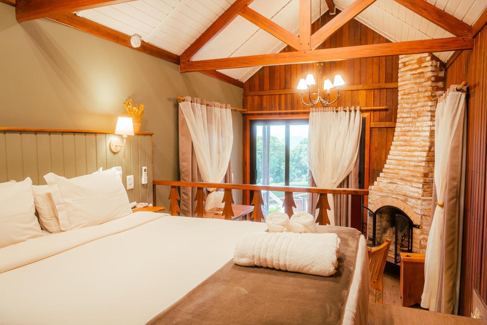 Quarto Deluxe com Cama Queen-size